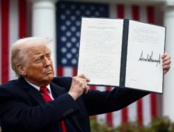 Trump Naikkan Pajak Impor
